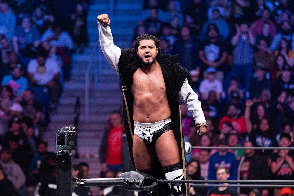 RUSH aclara su ausencia de AEW: su visa expiró